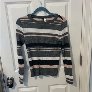 H&M Gray and Pink Crew Neck Sweater with Ribbed Knit